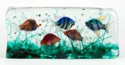 SALVIATI impressive Murano glass aquarium fish block with five fish, by LUCIANO GASPARI, engraved "L. Gaspari, Salviati", with original Salviati foil and "Made in Italy" Murano glass foil, ​​​​​​​17cm high, 37.5cm wide, 8cm deep - 5