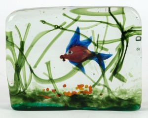 CENEDESE Murano aquarium fish block by ALFREDO BARBINI, 11cm high, 14.5cm wide