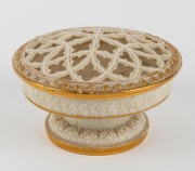 GRAINGER & Co. WORCESTER English porcelain potpourri, 19th century, factory mark to base, 8.5cm high, 14cm wide - 4