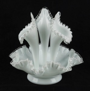 FENTON American milk glass epergene, 28cm high, 30cm wide
