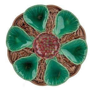 An antique English majolica oyster platter, 19th century, ​​​​​​​24cm wide