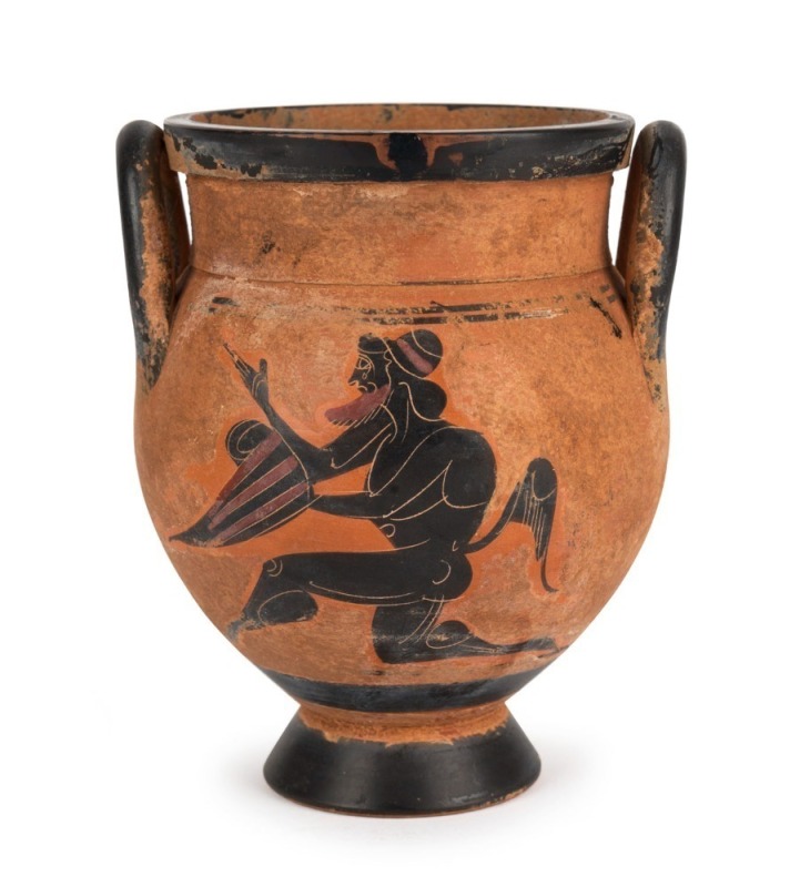 An antique Greek terracotta vase, ​​​​​​​12.5cm high