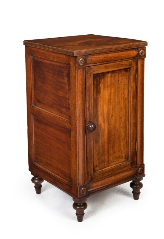 A Regency mahogany bedside pot cabinet, early 19th century, 75cm high, 40cm wide, 39cm deep