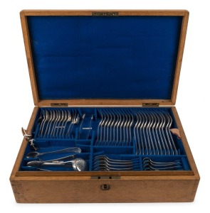 Antique English silver plated cutlery in fitted oak canteen with lift out tray, late 19th century, the canteen, 48cm wide