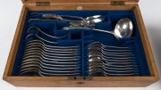 Antique English silver plated cutlery in fitted oak canteen with lift out tray, late 19th century,  the canteen, 48cm wide  - 4