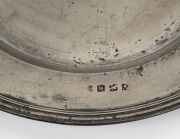 Two antique pewter platters, 18th/19th century, 37.5 and 38cm diameter - 2