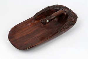 Maori canoe bailer souvenir fruit platter, carved wood and paua shell, New Zealand origin,  47cm wide