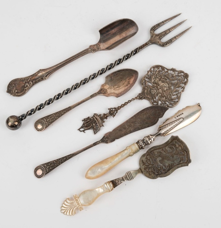 Assorted silver and silver plated serving utensils, 19th and 20th century, (7 items), the largest 30cm long