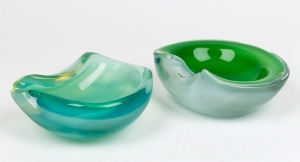 ALFREDO BARBINI & ARCHIMEDE SEGUSO two blue and green Murano glass bowls, the larger 16.5cm wide