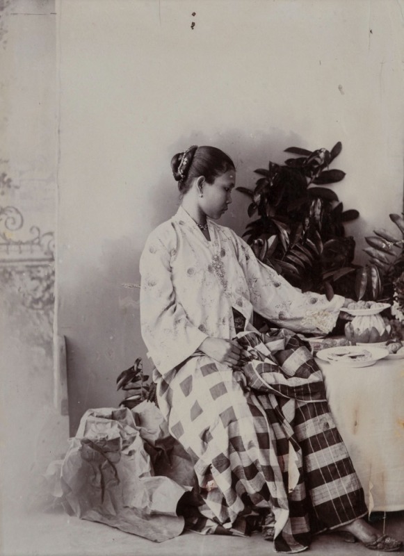 ROBERT LENZ (1864 - 1929), and others, Malay women and girls, silver gelatin prints, circa 1890s, various sizes to 21 x 16cm, (5).