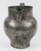 An antique pewter ale jug, 18h/19th century, 24cm high, 27cm wide - 2