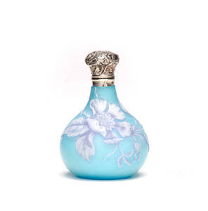 WEBB cameo glass perfume bottle with sterling silver top, English late 19th century. Height 7.5cm