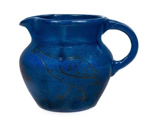 OSREY blue glazed pottery jug with sgraffito bird decoration, incised "OSREY, BALLARAT, 1924", 12cm high, 15cm wide