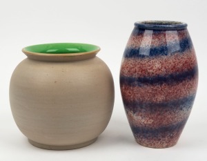 BENDIGO POTTERY Waverley Ware vase with green interior, together with a purple and pink splatter glazed vase, 16cm and 21cm high