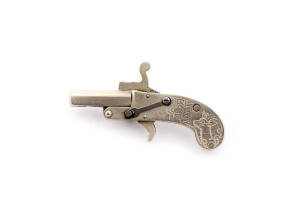 Miniature antique fob pistol: Continental, in original plush box (no cartridge). 3.5cm