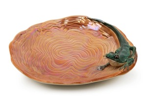 WEMBLEY WARE lizard platter, incised "Wembley Ware", 27.5cm wide