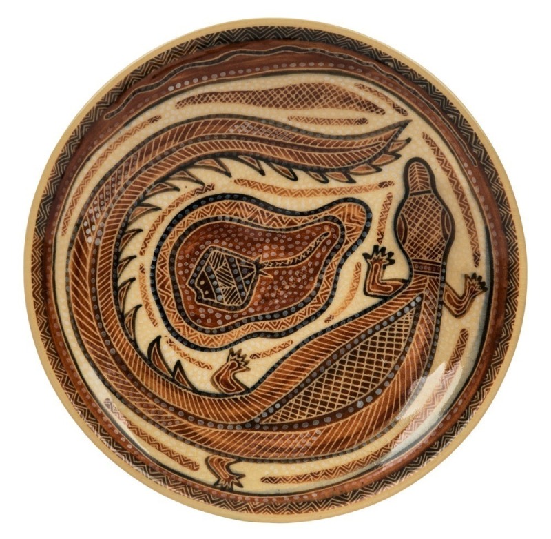 CARL COOPER pottery bowl with crocodile decoration, incised "Carl Cooper, Australia, 1949", ​​​​​​​20.5cm diameter