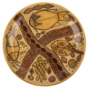 CARL COOPER pottery plate with marine animal decoration, incised "Carl Cooper, Australia, 1950", ​​​​​​​21.5cm diameter