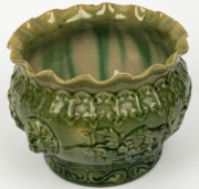 BENDIGO POTTERY green glazed jardiniere, ​​​​​​​impressed "4" to base, 14cm high, 20cm wide - 4