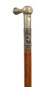 An antique fox hunting stick with silver plated head adorned with kangaroo decoration, 19th century, 75cm long overall - 2