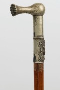 An antique fox hunting stick with silver plated head adorned with kangaroo decoration, 19th century, 75cm long overall - 3