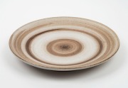 PETER LOWE brown glaze pottery platter, incised "Lowe, '89", ​​​​​​​35cm diameter - 2