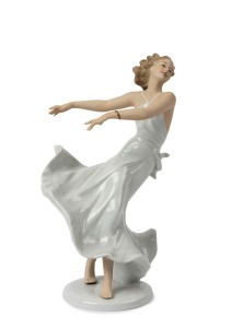 SCHAUBACH KUNST German Art Deco porcelain statue of a dancing lady, green factory mark to base, 23.5cm high