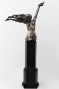 AMEDEO GENNARELLI (1881-1943), "The Carrier Pigeon", silvered bronze on 3-tiered black slate base, circa 1925, signed "A. Gennarelli" to the base, ​​​​​​​57cm overall - 2
