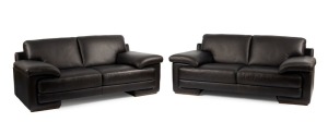 NATUZZI pair of Italian chocolate leather settees, 85cm high, 203cm wide, 96cm deep
