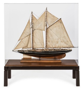 BLUE NOSE model boat in perspex cabinet, 20th century, ​​​​​​​65cm high, 80cm long, the cabinet 98cm high, 86cm wide