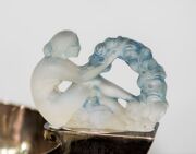 LALIQUE&nbsp;"Deux Figurines Grandes" French frosted and stained figural glass mounted sterling silver bowl by Crichton Brothers, early 20th century, 10.5cm high, 20.5cm wide - 4