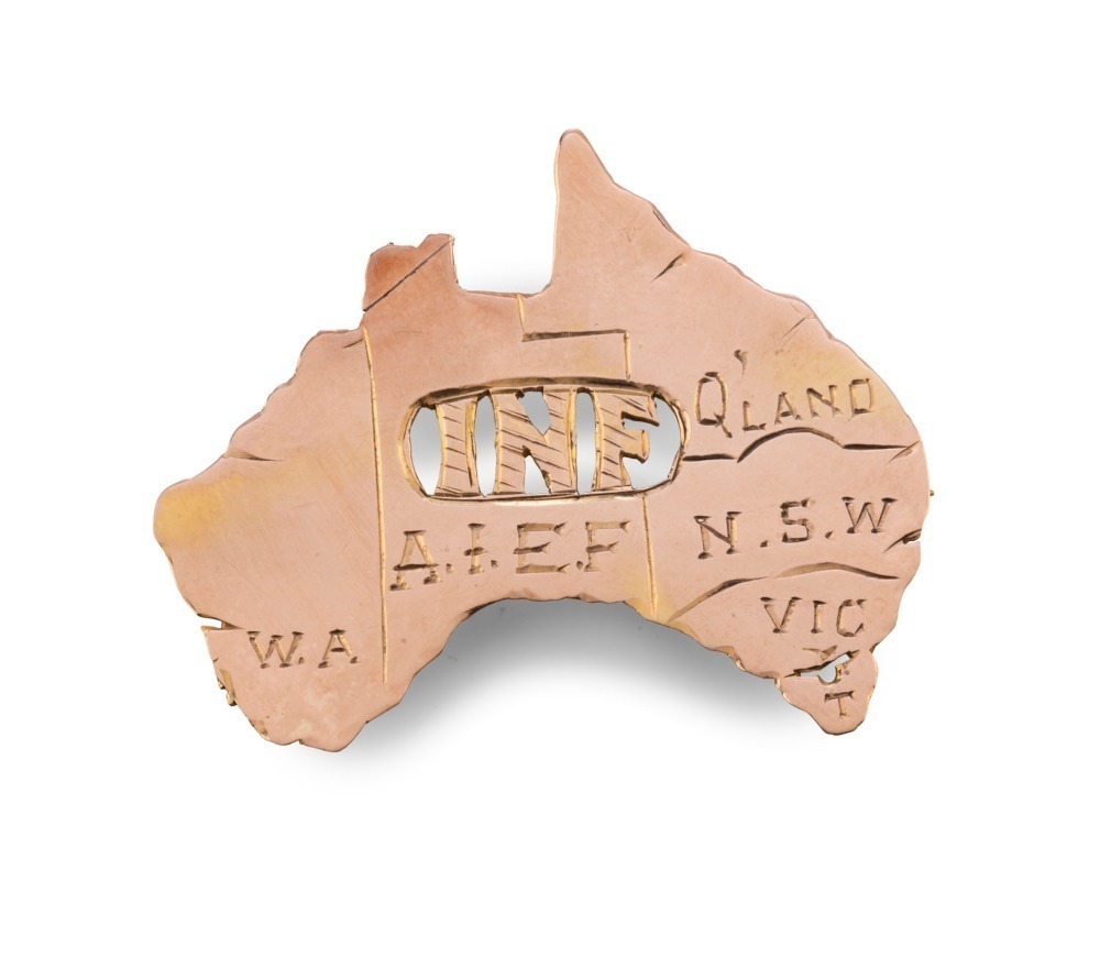 AUSTRALIAN INDIGENOUS EDUCATION FEDERATION 9ct gold map of Australia