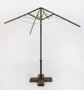 HILLS HOIST travelling salesman's sample, early to mid 20th century,118cm high, 85cm wide