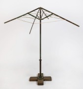 HILLS HOIST travelling salesman's sample, early to mid 20th century,118cm high, 85cm wide