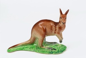 WEMBLEY WARE kangaroo statue, impressed "Wembley Ware", 12cm high,15cm wide