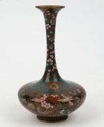 A fine antique Japanese cloisonné stemmed vase, Meiji period, 19th/20th century, ​​​​​​​15cm high  - 2