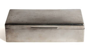 Edwardian sterling silver cigarette box by Hardy Brothers of London, 7cm high, 25cm long, 12cm deep