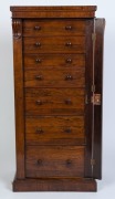 A handsome English William IV Wellington chest of six drawers, rosewood veneer with lamb's tongue corbels, 19th century, ​​​​​​​127cm high, 55cm wide, 40cm deep - 2