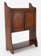 An antique English walnut Aesthetic Movement free standing book stand cabinet, 19th century, ​​​​​​​76cm high, 43cm wide, 19cm deep