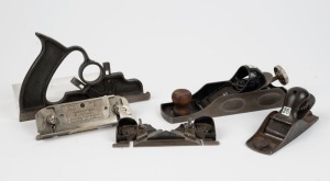 Five assorted Stanley hand tools including plane No.131, No.102 type 1 block plane, No.239 special dado plane and (2) No.79 side rabbet plane, the largest 21cm long.