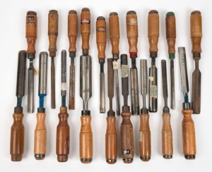 A selection of Titan Australia chisels, including (10) firmer gouges, and (9) pattern maker's chisels, various sizes, (19 items), the largest 27cm long. 