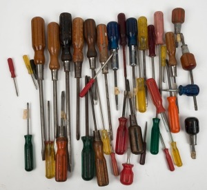 A vast selection of Turner screwdrivers, various sizes and style, (39 items), the largest 41cm long.