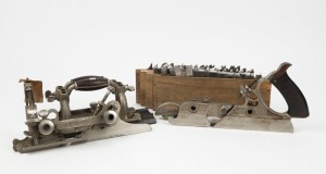 Stanley No.55 combination plane with rosewood handle, 4 boxes of various cutters and screwdriver in protective traveling case, the case 36cm long.