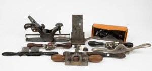 A Stanley plane assortment, including No.113 circular plane, No.83 cabinet scraper, two No.67 universal spokeshaves, No.60 double cutter and others. ( 9 items total), the largest plane 30cm long.