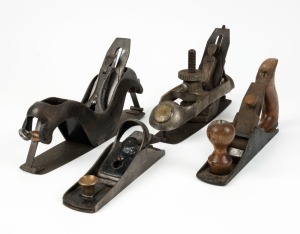 A group of four planes including Stanley No.20 circular plane, No.40 scrub plane and two other planes by various manufacturers, (4 items total), the largest 27cm long.