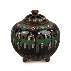 An antique Japanese cloisonne censer, Meiji period, 19th century, 10cm high