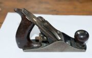 A rare Stanley No.1 hand plane, with rosewood handles, blade marked Stanley PAT, APL 19,92. (1892), 15cm long. - 3