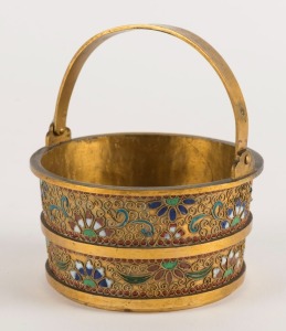 An antique Chinese cloisonne pot in gilded bronze with swing handle, Qing Dynasty, 19th century, ​​​​​​​9cm high, 8cm diameter