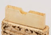 An antique Chinese carved ivory card case depicting Napoleon's tomb, mid 19th century, 10.5cm high - 3