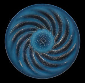 LALIQUE "Poissons" opalescent French Art Deco glass platter, stamped "R. Lalique, France", 32cm diameter